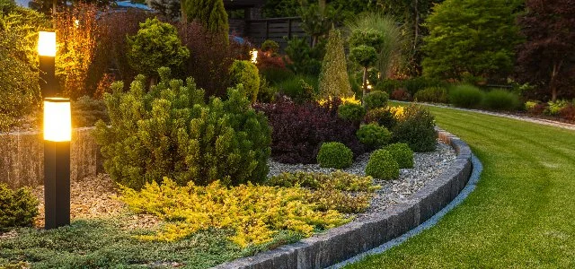 %%targetarea4%%, NJ home getting their landscape lighting repaired.